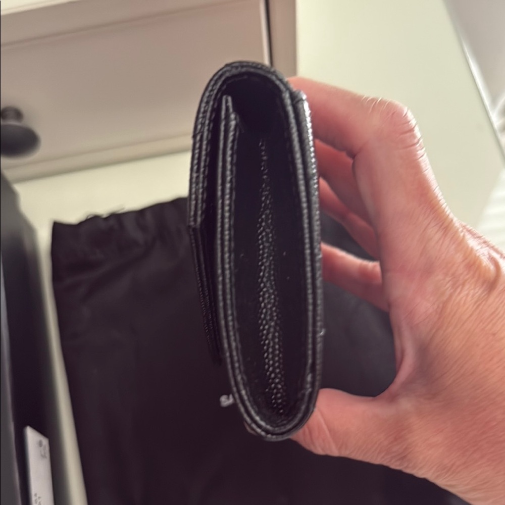 🥳HP🥳♥️Saint Laurent Black Quilted Wallet with Gold Logo♥️ - Picture 4 of 13
